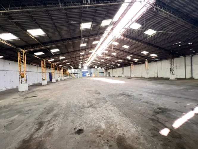 BODEGA CON OFICINA 1800 M2 QUINTA NORMAL - Imagen 3