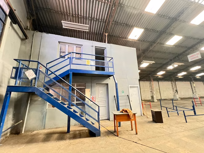 BODEGA CON OFICINA 1800 M2 QUINTA NORMAL - Imagen 8