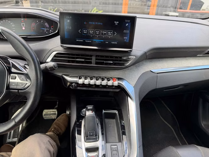 PEUGEOT 3008 GT 1.5 HDI 130 2022 - Imagen 17