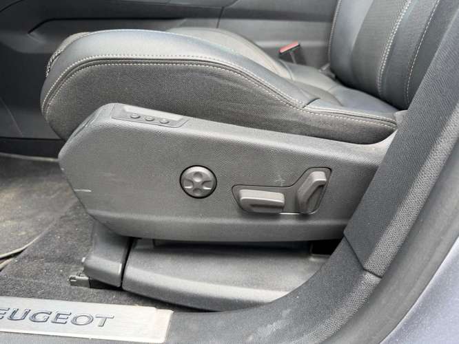 PEUGEOT 3008 GT 1.5 HDI 130 2022