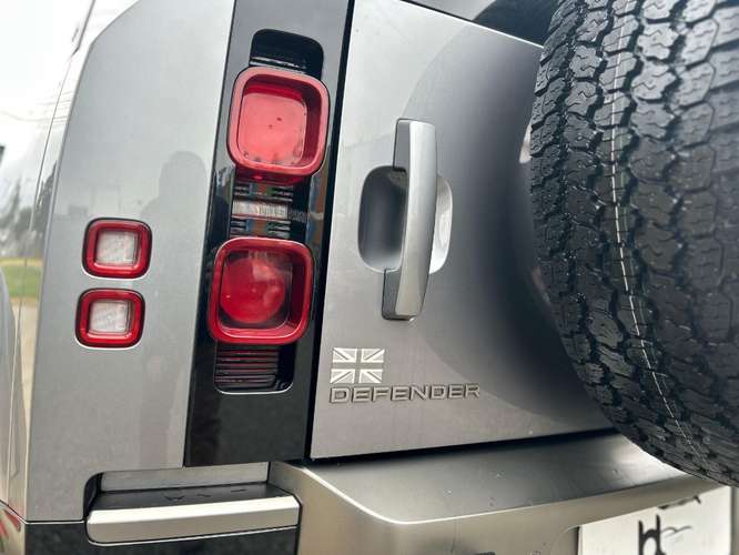 LAND ROVER DEFENDER 110 3.0I X-DYNAM 2024
