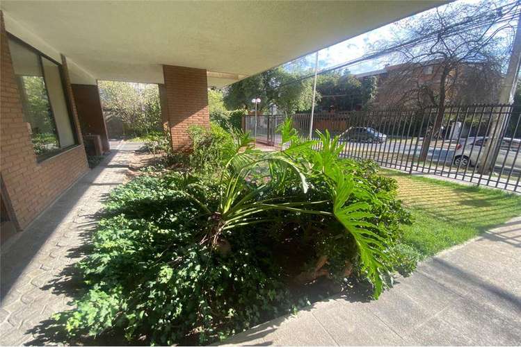 2 dormitorios, estacionamiento, bodega y terraza - Imagen 3