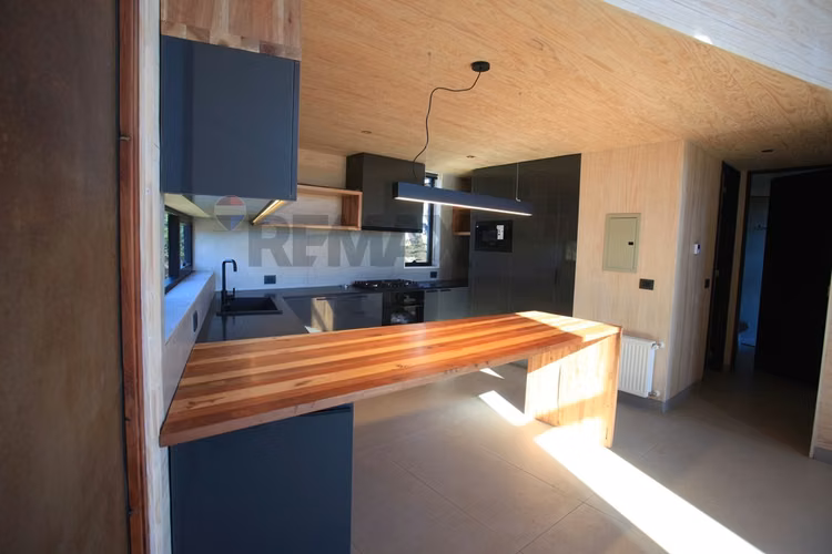 Casa estilo moderno en punta de lobos - Imagen 6