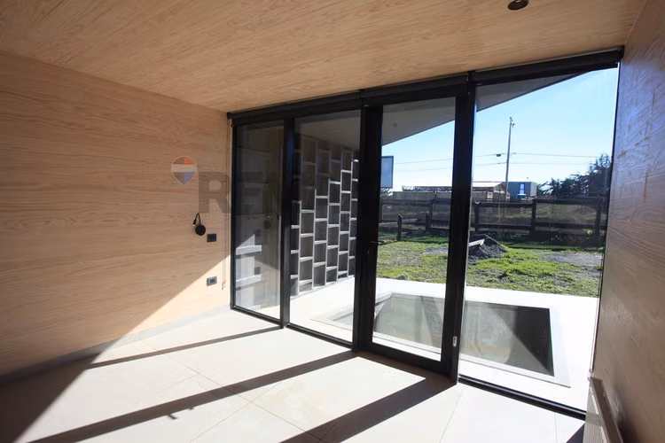 Casa estilo moderno en punta de lobos - Imagen 12
