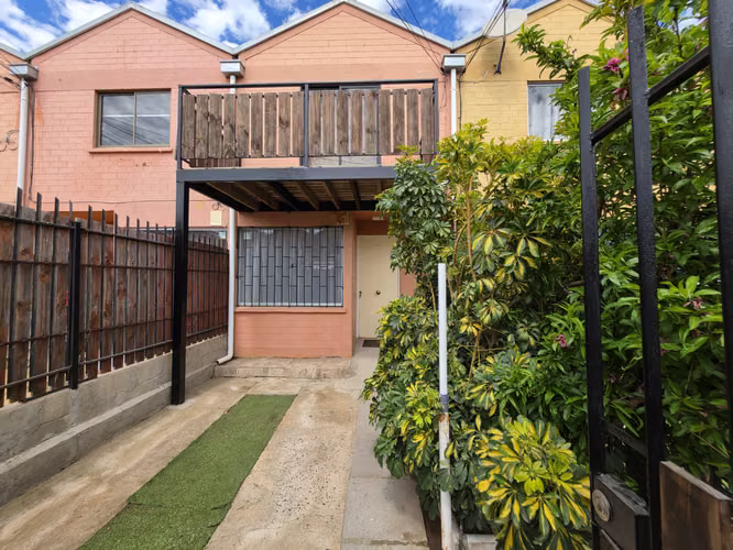 Arriendo Linda Casa 2 Pisos Excelente Estado Remodelada - Imagen 1