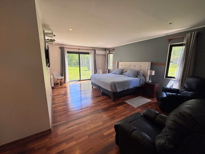 EXCLUSIVA PARCELA CON ELEGANTE CASA MEDITERRRANEA - Imagen 25