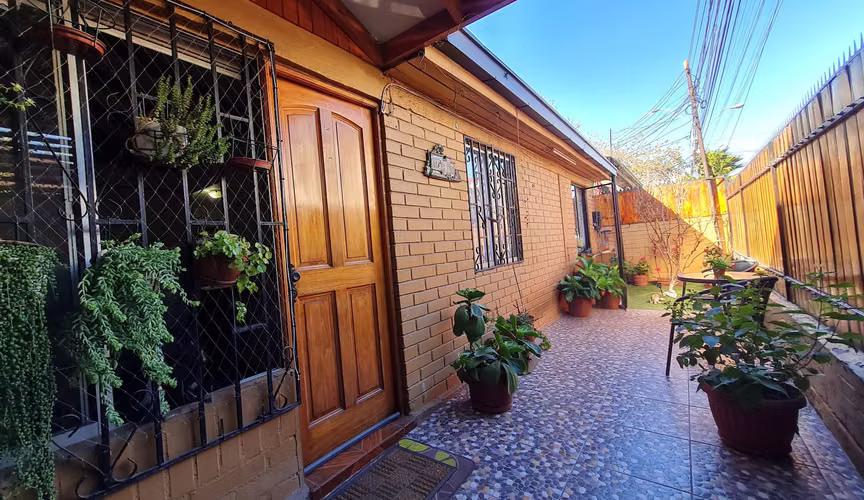 CASA DE 1 PISO, EN PASAJE CERRADO, CONEXIÓN - Imagen 2