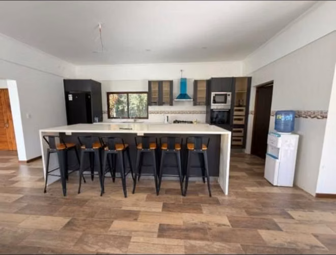 ESPECTACULAR PARCELA CON CASA MODERNA DE 5 D, 5 B EL MONTE