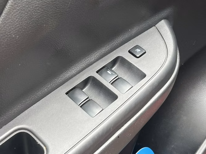 Mitsubishi L200 2.4 Td Work Cr Wf Mt 4x2 Diesel... - Imagen 12