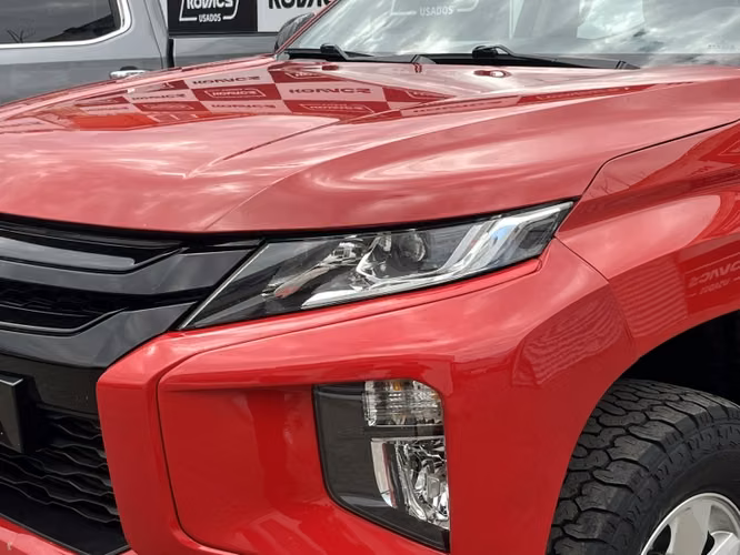 Mitsubishi L200 2.4 Td Work Cr Wf Mt 4x2 Diesel... - Imagen 11