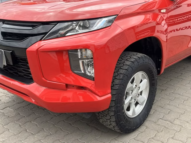 Mitsubishi L200 2.4 Td Work Cr Wf Mt 4x2 Diesel... - Imagen 10