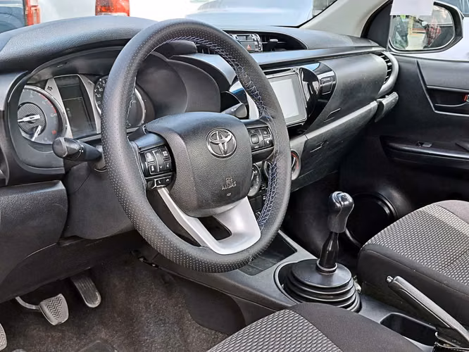 TOYOTA HILUX 2022 - Imagen 7