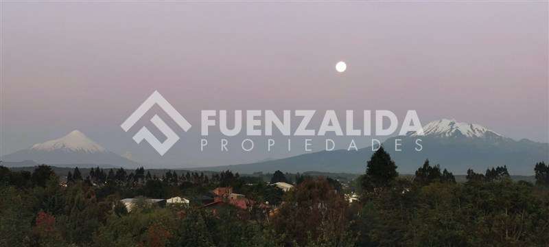 Vendemos parcela con 2 casas y cabaña Regularizadas