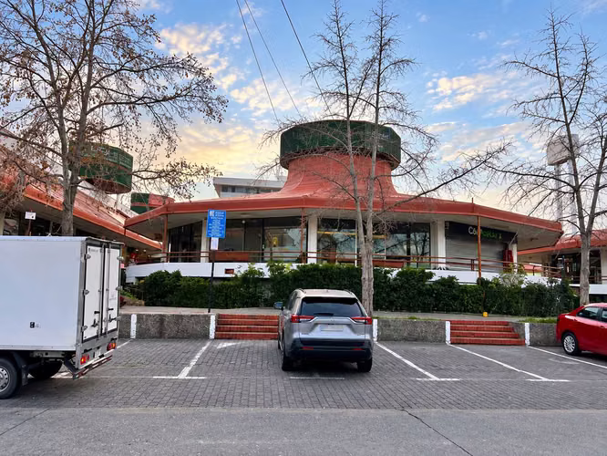 Venta 2 Locales Unidos Arrendados | Vitacura  (184748)