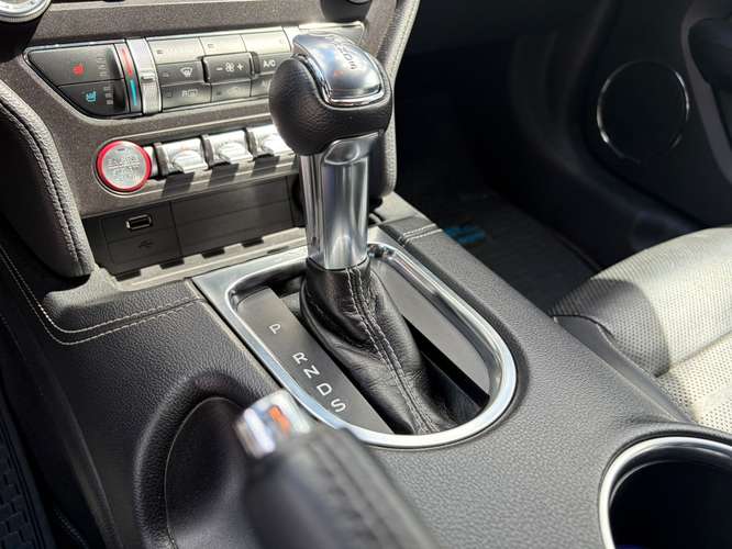 FORD MUSTANG 5.0 COUPE GT AT