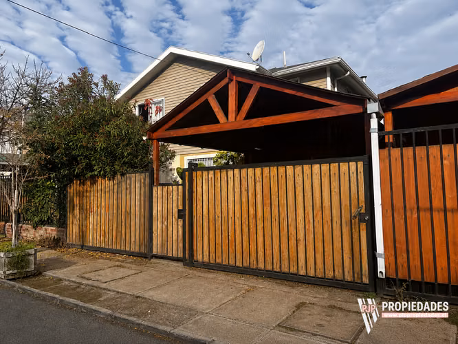 Amplia Casa 3D/3B Con Excelente Ubicación y en condominio cerrado En Puente Alto