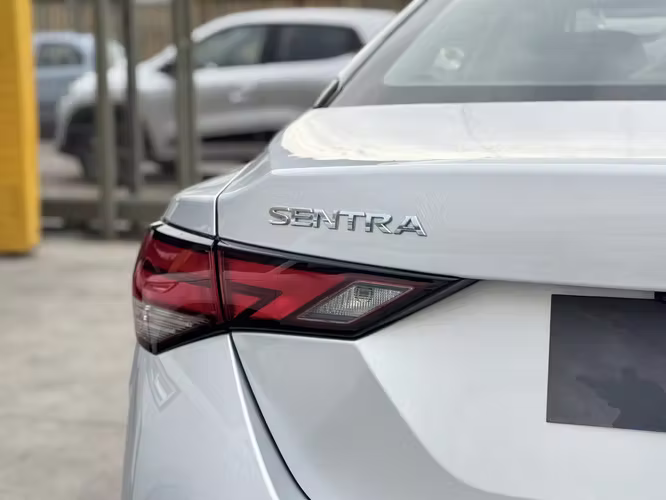 Nissan sentra - Imagen 10