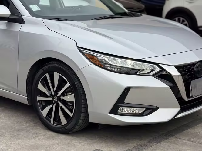 Nissan sentra - Imagen 8