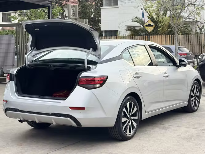 Nissan sentra - Imagen 6