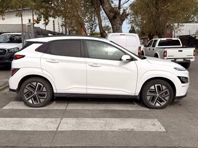 HYUNDAI KONA 2023 - Imagen 4