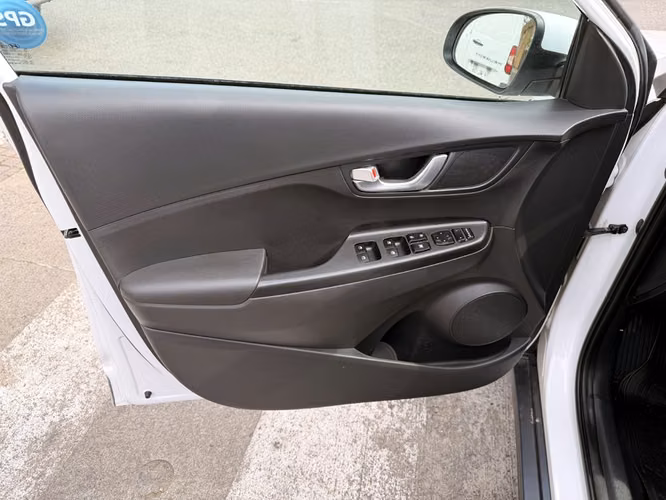 HYUNDAI KONA 2023 - Imagen 10