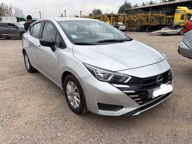 NISSAN VERSA AUTOMATICO 2024 - Imagen 2