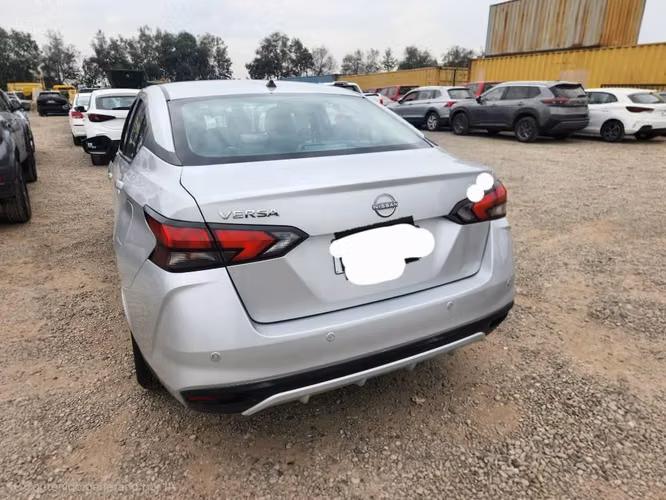 NISSAN VERSA AUTOMATICO 2024 - Imagen 3