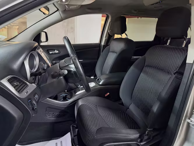 Dodge Journey SE 2.4L AT 2013