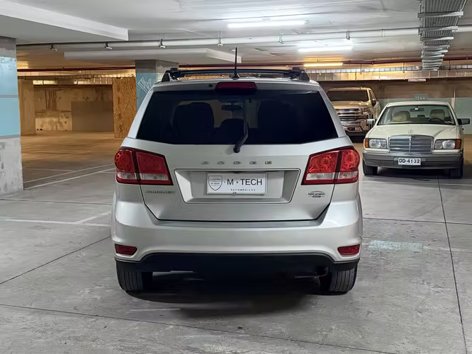 Dodge Journey SE 2.4L AT 2013