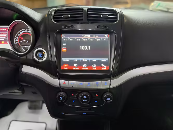Dodge Journey SE 2.4L AT 2013