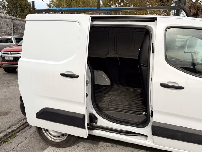 PEUGEOT PARTNER 2025 - Imagen 12