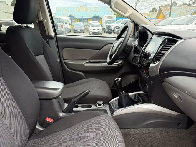 MITSUBISHI L200 DAKAR CRS 4X4 2019 - Imagen 5