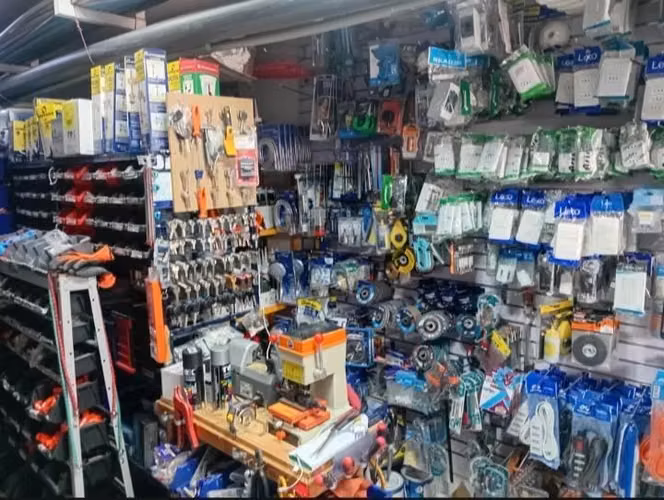 Derecho de llave ferretería consolidada y equipada