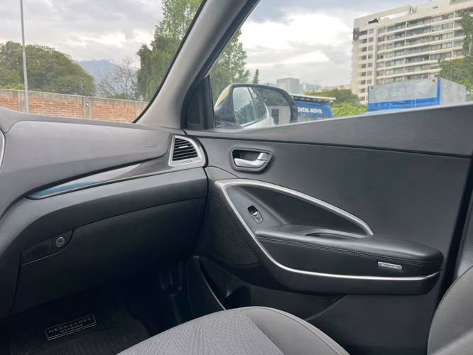Hyundai Santa Fe GLS 2.2 AT 4WD 2015 - Imagen 19