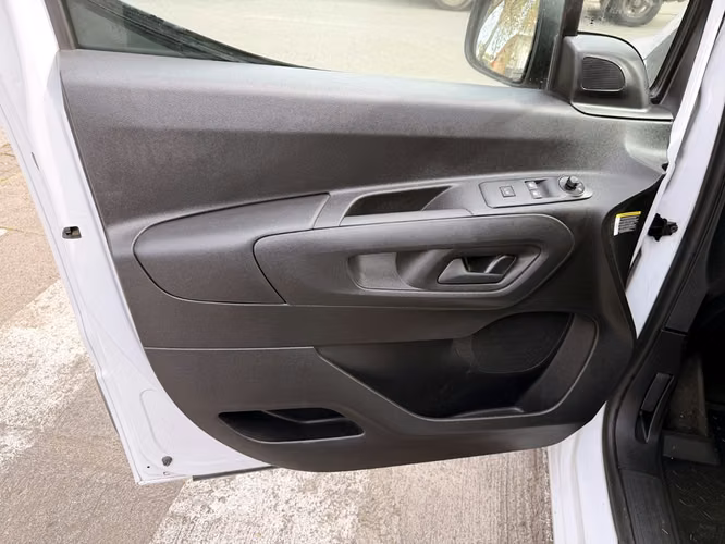 PEUGEOT PARTNER 2025 - Imagen 13