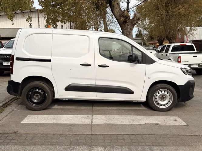 PEUGEOT PARTNER 2025 - Imagen 4