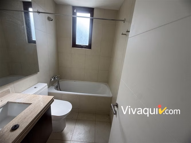 Casa en venta de 3 dorm. en Colina