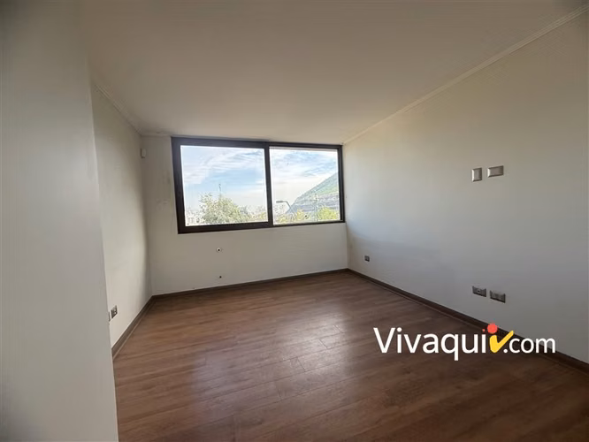 Casa en venta de 3 dorm. en Colina