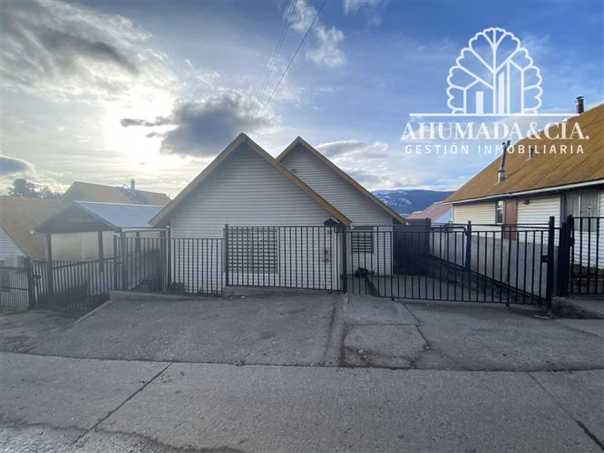 Casa en arriendo de 4 dorm. en Coihaique - Imagen 2