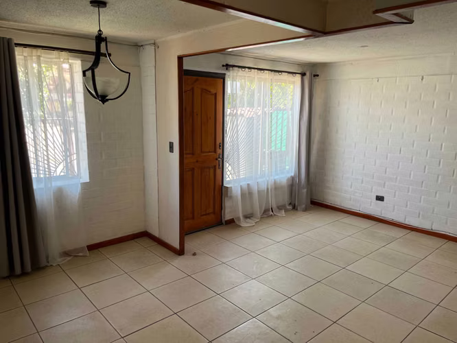 Casa 2D 1B con patio – Padre Hurtado (184837)