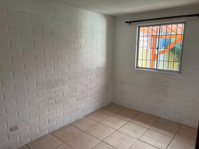 Casa 2D 1B con patio – Padre Hurtado (184837)