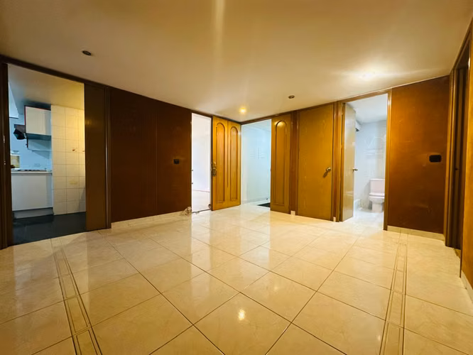 EL BOSQUE CON CARMEN SYLVA - 5D,4B,2EST,1BOD | 270 M2 - Imagen 7