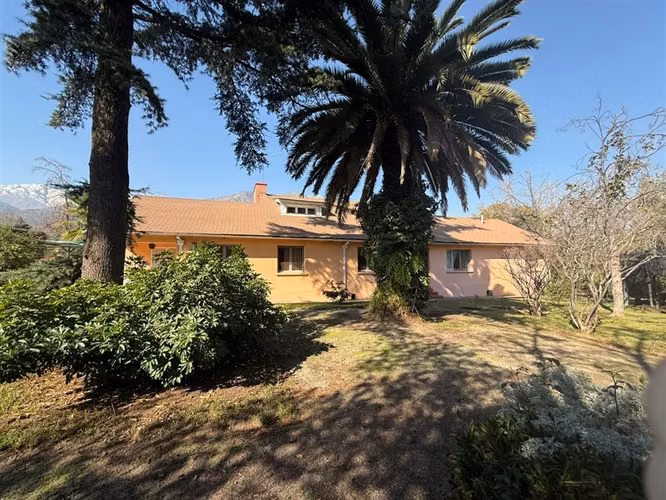 Casa en venta de 5 dorm. en La Reina