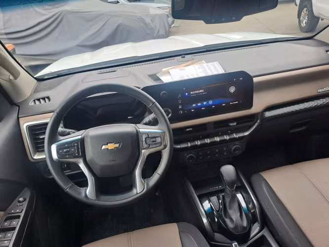 CHEVROLET COLORADO 2.8 HIGH COUNTRY AT 4X4 DIESEL - Imagen 11