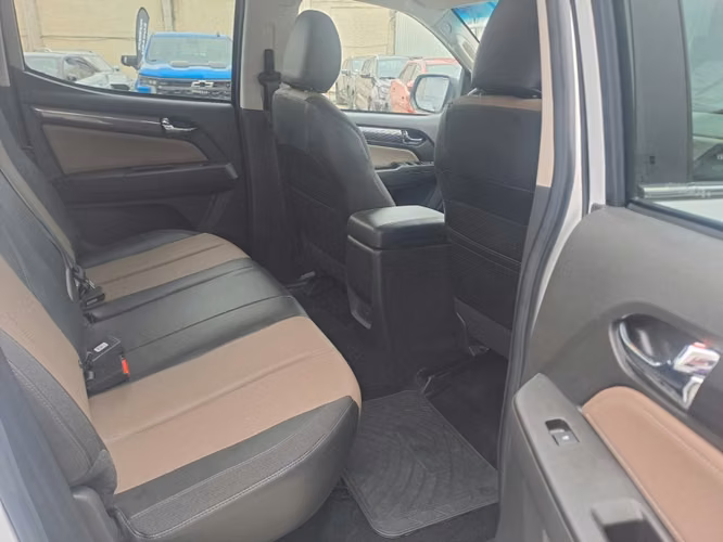 CHEVROLET COLORADO 2.8 HIGH COUNTRY AT 4X4 DIESEL - Imagen 12