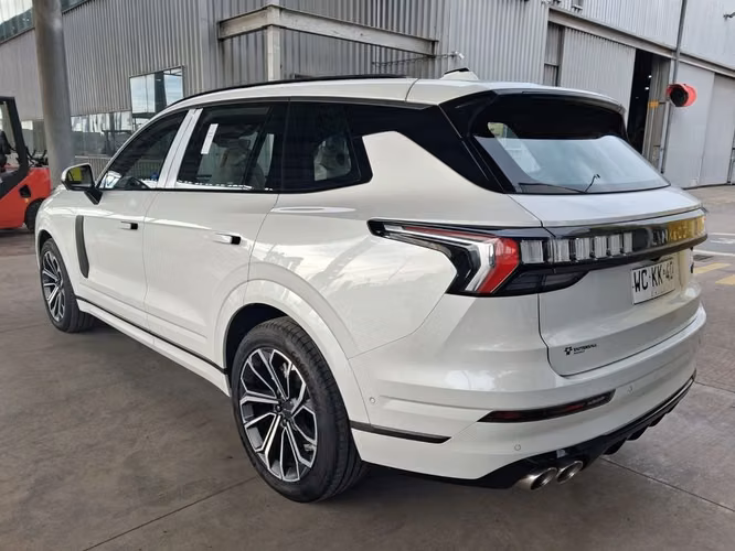 LYNK&CO 09 2027 - Imagen 4