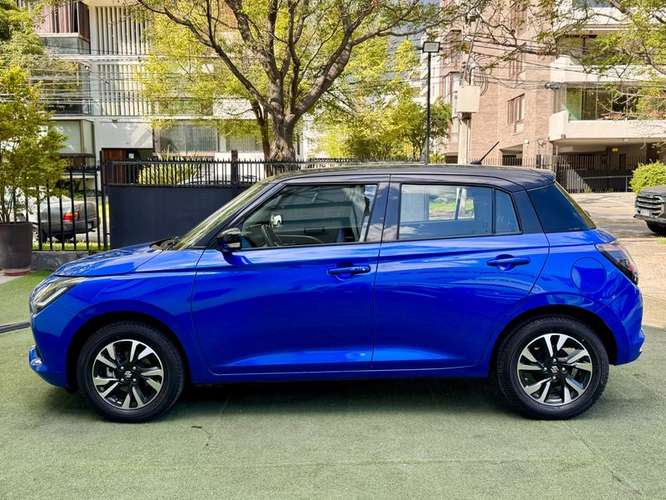 SUZUKI SWIFT 1.2 GLX CVT SMART HYBRID - 2025 | 4860
