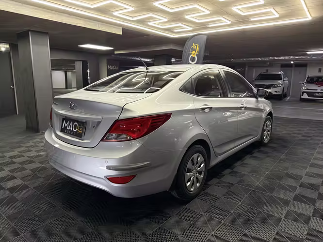 Hyundai Accent 2016 1.4 GL Automático