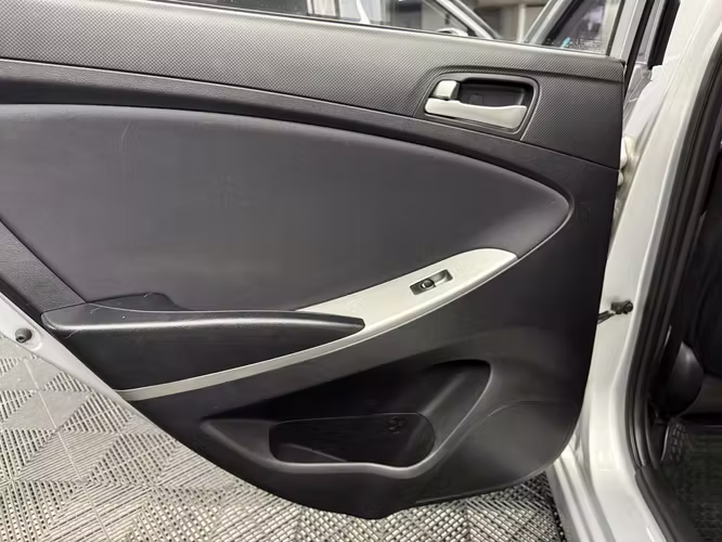 Hyundai Accent 2016 1.4 GL Automático
