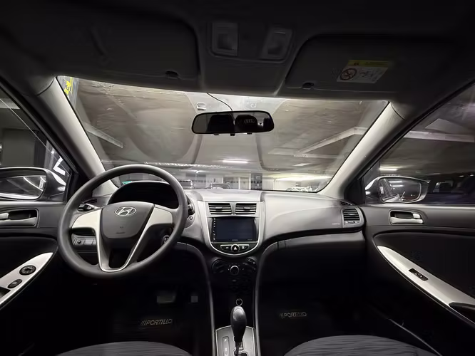 Hyundai Accent 2016 1.4 GL Automático